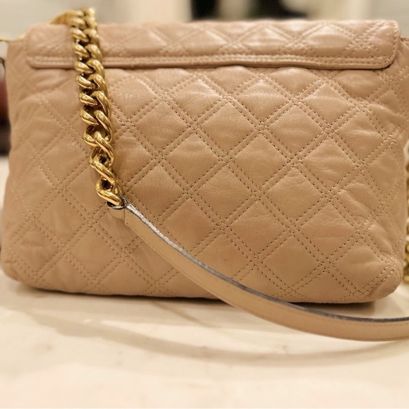 Marc Jacobs Shoulder Bag in a Gorgeous Neutral / Dusty Pink with Dust Bag - Picture 3 of 8